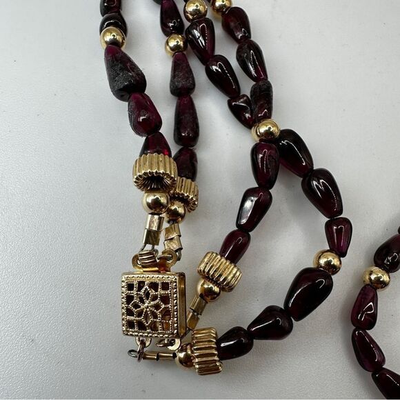 23"-25"  Double Stranded all Garnet and yellow gold filled beaded necklace! - Picture 5 of 15